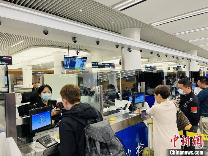成都天府國際機(jī)場出入境服務(wù)持續(xù)升級，年吞吐量突破367萬人次